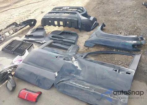 2025 Toyota Tacoma Sr5 z USA, uszkodzony, nr VIN 3TMKB5FN7SM033810